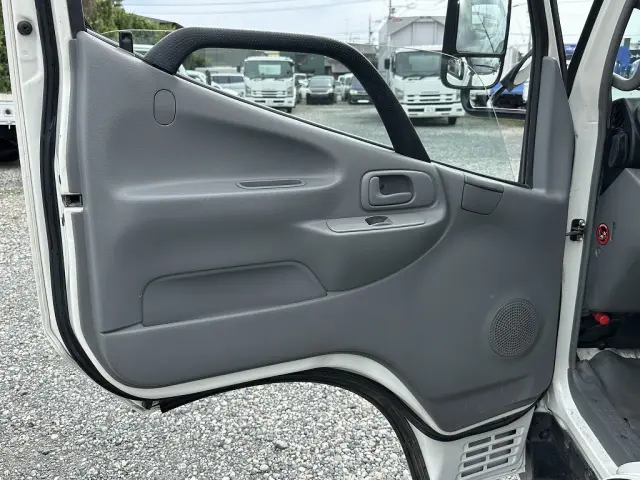 創業以来多くのトラックなどの業務用車両や乗用車の車検・点検・整備・板金・塗装を行ってます!!創業30年以上の実績と、経験豊富なスタッフが対応いたします。|トヨタ トヨエース 2RG-XZC605(2WD)の写真35