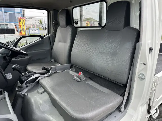 創業以来多くのトラックなどの業務用車両や乗用車の車検・点検・整備・板金・塗装を行ってます!!創業30年以上の実績と、経験豊富なスタッフが対応いたします。|トヨタ トヨエース 2RG-XZC605(2WD)の写真36