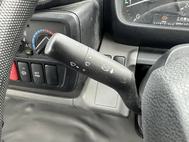 創業以来多くのトラックなどの業務用車両や乗用車の車検・点検・整備・板金・塗装を行ってます!!創業30年以上の実績と、経験豊富なスタッフが対応いたします。|トヨタ トヨエース 2RG-XZC605(2WD)の写真40