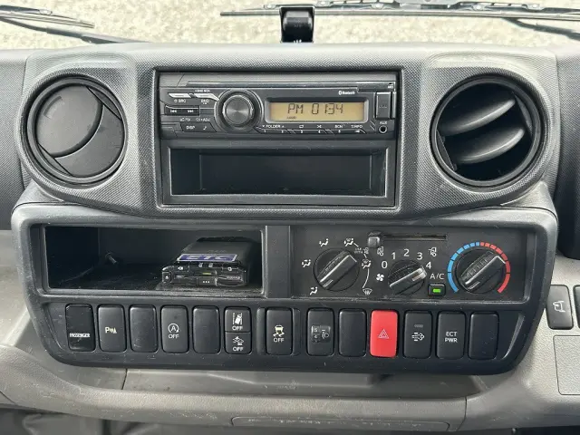 創業以来多くのトラックなどの業務用車両や乗用車の車検・点検・整備・板金・塗装を行ってます!!創業30年以上の実績と、経験豊富なスタッフが対応いたします。|トヨタ トヨエース 2RG-XZC605(2WD)の写真42