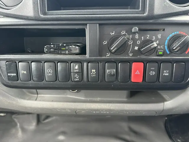 創業以来多くのトラックなどの業務用車両や乗用車の車検・点検・整備・板金・塗装を行ってます!!創業30年以上の実績と、経験豊富なスタッフが対応いたします。|トヨタ トヨエース 2RG-XZC605(2WD)の写真46