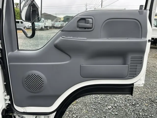 創業以来多くのトラックなどの業務用車両や乗用車の車検・点検・整備・板金・塗装を行ってます！！創業３０年以上の実績と、経験豊富なスタッフが対応いたします。|マツダ タイタン TRG-LHR85A(2WD)の写真31