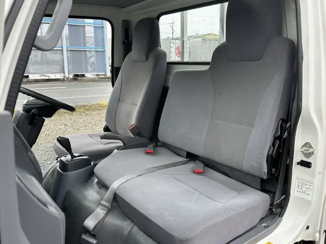 創業以来多くのトラックなどの業務用車両や乗用車の車検・点検・整備・板金・塗装を行ってます！！創業３０年以上の実績と、経験豊富なスタッフが対応いたします。|マツダ タイタン TRG-LHR85A(2WD)の写真32