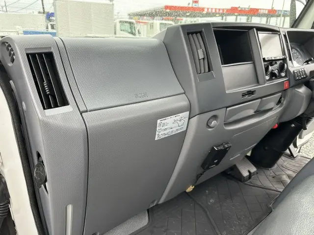 創業以来多くのトラックなどの業務用車両や乗用車の車検・点検・整備・板金・塗装を行ってます！！創業３０年以上の実績と、経験豊富なスタッフが対応いたします。|マツダ タイタン TRG-LHR85A(2WD)の写真37