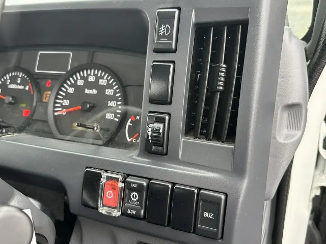 創業以来多くのトラックなどの業務用車両や乗用車の車検・点検・整備・板金・塗装を行ってます！！創業３０年以上の実績と、経験豊富なスタッフが対応いたします。|マツダ タイタン TRG-LHR85A(2WD)の写真43