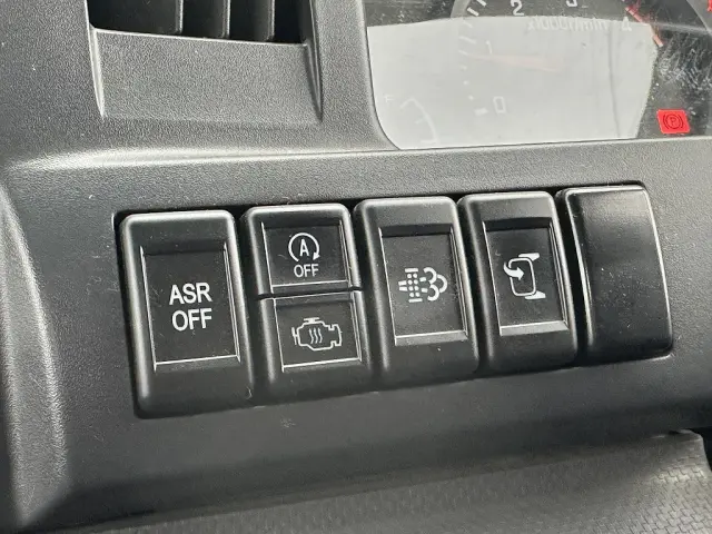 創業以来多くのトラックなどの業務用車両や乗用車の車検・点検・整備・板金・塗装を行ってます！！創業３０年以上の実績と、経験豊富なスタッフが対応いたします。|マツダ タイタン TRG-LHR85A(2WD)の写真44