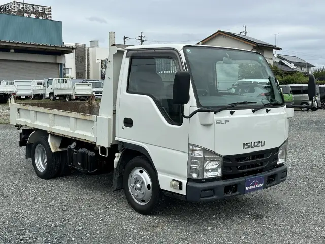 車検は当店では1泊お預かりし。1日で整備、翌日に持ち込みで車検に行ってます。特に異常がない時は1泊、大がかりな修理、交換があるときは追加で頂いてます。トラックの台車も数台所持してますのでお任せ下さい!|いすゞ エルフ TPG-NJR85AD(2WD)の写真5