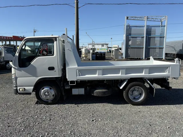 創業以来多くのトラックなどの業務用車両や乗用車の車検・点検・整備・板金・塗装を行ってます！！創業３０年以上の実績と、経験豊富なスタッフが対応いたします。|いすゞ エルフ TPG-NJR85AD(2WD)の写真7