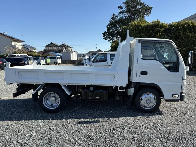 創業以来多くのトラックなどの業務用車両や乗用車の車検・点検・整備・板金・塗装を行ってます！！創業３０年以上の実績と、経験豊富なスタッフが対応いたします。|いすゞ エルフ TPG-NJR85AD(2WD)の写真8