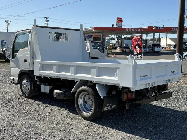 創業以来多くのトラックなどの業務用車両や乗用車の車検・点検・整備・板金・塗装を行ってます！！創業３０年以上の実績と、経験豊富なスタッフが対応いたします。|いすゞ エルフ TPG-NJR85AD(2WD)の写真9