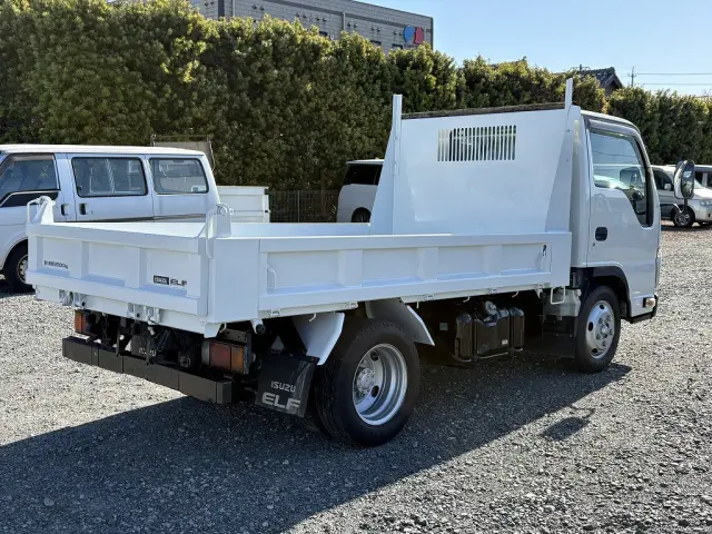 創業以来多くのトラックなどの業務用車両や乗用車の車検・点検・整備・板金・塗装を行ってます！！創業３０年以上の実績と、経験豊富なスタッフが対応いたします。|いすゞ エルフ TPG-NJR85AD(2WD)の写真10