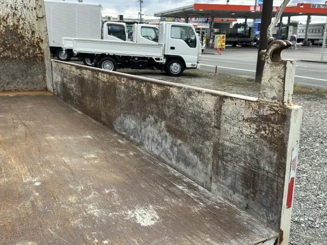 創業以来多くのトラックなどの業務用車両や乗用車の車検・点検・整備・板金・塗装を行ってます!!創業30年以上の実績と、経験豊富なスタッフが対応いたします。|いすゞ エルフ TPG-NJR85AD(2WD)の写真11