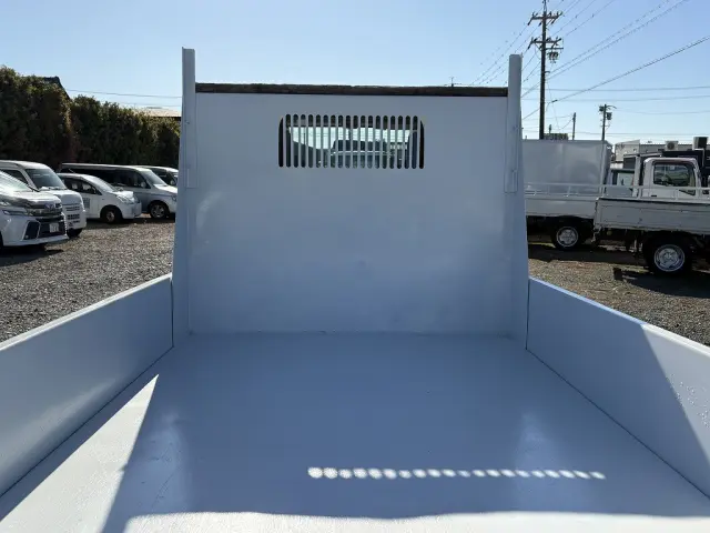 創業以来多くのトラックなどの業務用車両や乗用車の車検・点検・整備・板金・塗装を行ってます！！創業３０年以上の実績と、経験豊富なスタッフが対応いたします。|いすゞ エルフ TPG-NJR85AD(2WD)の写真12