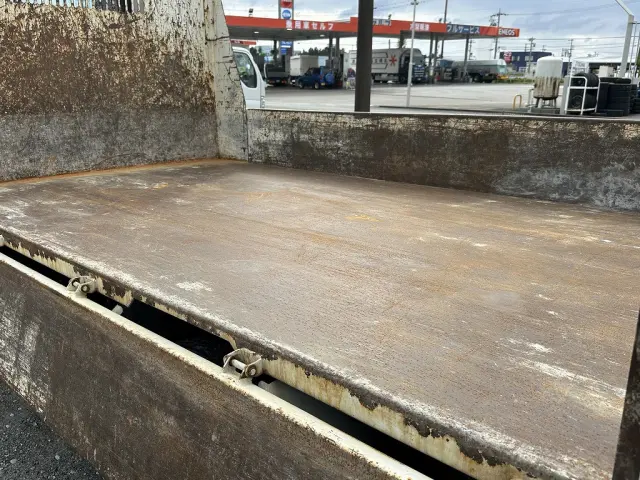 創業以来多くのトラックなどの業務用車両や乗用車の車検・点検・整備・板金・塗装を行ってます!!創業30年以上の実績と、経験豊富なスタッフが対応いたします。|いすゞ エルフ TPG-NJR85AD(2WD)の写真14