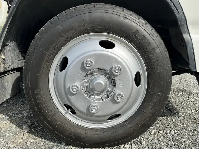 創業以来多くのトラックなどの業務用車両や乗用車の車検・点検・整備・板金・塗装を行ってます!!創業30年以上の実績と、経験豊富なスタッフが対応いたします。|いすゞ エルフ TPG-NJR85AD(2WD)の写真15