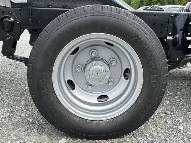 創業以来多くのトラックなどの業務用車両や乗用車の車検・点検・整備・板金・塗装を行ってます！！創業３０年以上の実績と、経験豊富なスタッフが対応いたします。|いすゞ エルフ TPG-NJR85AD(2WD)の写真17