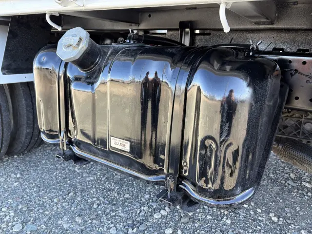 創業以来多くのトラックなどの業務用車両や乗用車の車検・点検・整備・板金・塗装を行ってます！！創業３０年以上の実績と、経験豊富なスタッフが対応いたします。|いすゞ エルフ TPG-NJR85AD(2WD)の写真20