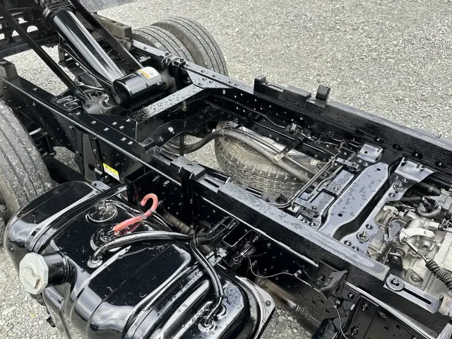 根太木腐食、えぐれなく、綺麗です。|いすゞ エルフ TPG-NJR85AD(2WD)の写真22