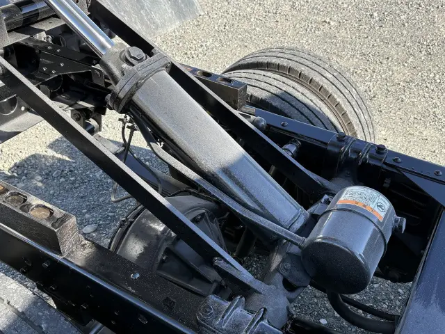 創業以来多くのトラックなどの業務用車両や乗用車の車検・点検・整備・板金・塗装を行ってます！！創業３０年以上の実績と、経験豊富なスタッフが対応いたします。|いすゞ エルフ TPG-NJR85AD(2WD)の写真29