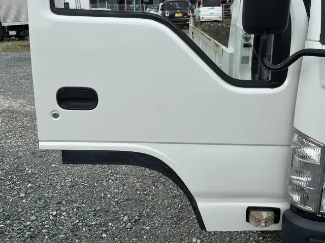 創業以来多くのトラックなどの業務用車両や乗用車の車検・点検・整備・板金・塗装を行ってます!!創業30年以上の実績と、経験豊富なスタッフが対応いたします。|いすゞ エルフ TPG-NJR85AD(2WD)の写真31