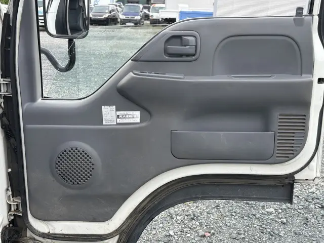 創業以来多くのトラックなどの業務用車両や乗用車の車検・点検・整備・板金・塗装を行ってます!!創業30年以上の実績と、経験豊富なスタッフが対応いたします。|いすゞ エルフ TPG-NJR85AD(2WD)の写真33