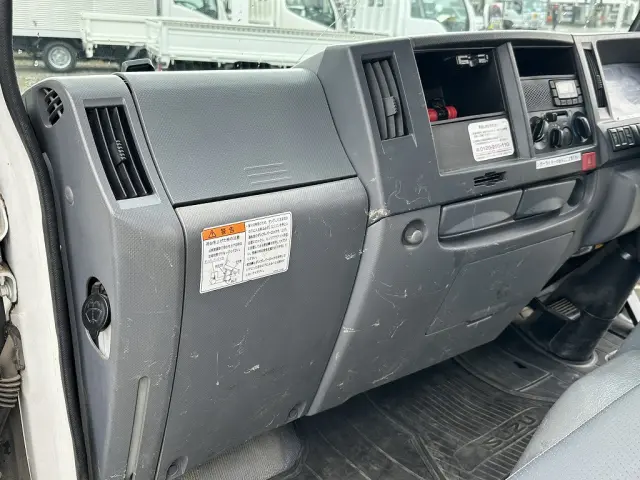 創業以来多くのトラックなどの業務用車両や乗用車の車検・点検・整備・板金・塗装を行ってます!!創業30年以上の実績と、経験豊富なスタッフが対応いたします。|いすゞ エルフ TPG-NJR85AD(2WD)の写真39