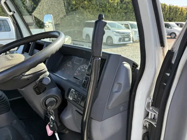 創業以来多くのトラックなどの業務用車両や乗用車の車検・点検・整備・板金・塗装を行ってます！！創業３０年以上の実績と、経験豊富なスタッフが対応いたします。|いすゞ エルフ TPG-NJR85AD(2WD)の写真41