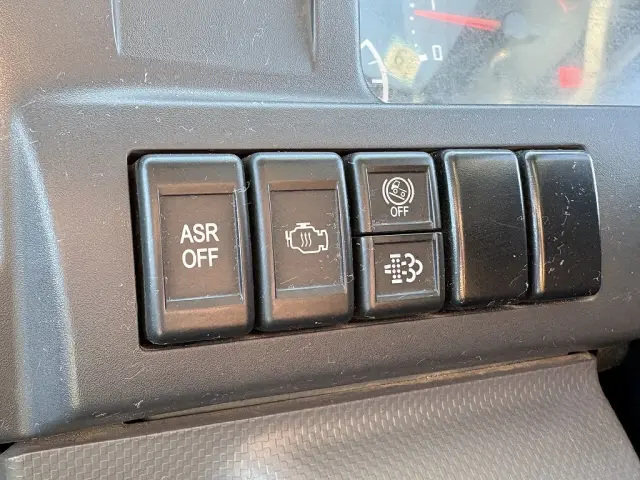 創業以来多くのトラックなどの業務用車両や乗用車の車検・点検・整備・板金・塗装を行ってます！！創業３０年以上の実績と、経験豊富なスタッフが対応いたします。|いすゞ エルフ TPG-NJR85AD(2WD)の写真43