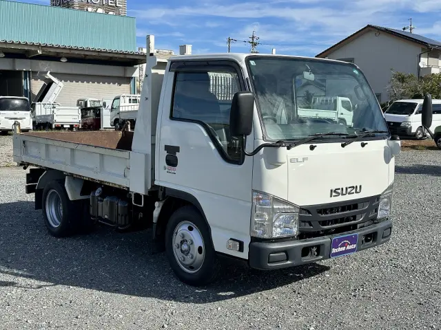 車検は当店では1泊お預かりし。1日で整備、翌日に持ち込みで車検に行ってます。特に異常がない時は1泊、大がかりな修理、交換があるときは追加で頂いてます。トラックの台車も数台所持してますのでお任せ下さい!|いすゞ エルフ TPG-NJR85AD(2WD)の写真5