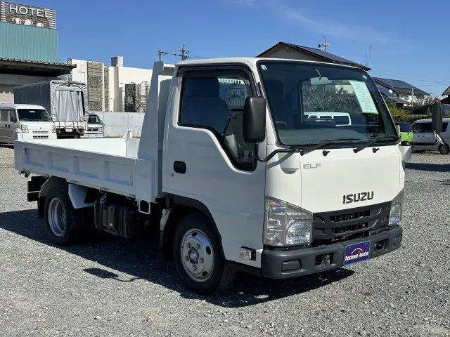 車検は当店では１泊お預かりし。１日で整備、翌日に持ち込みで車検に行ってます。特に異常がない時は１泊、大がかりな修理、交換があるときは追加で頂いてます。トラックの代車も数台所持してますのでお任せ下さい！|いすゞ エルフ TPG-NJR85AD(2WD)の写真5