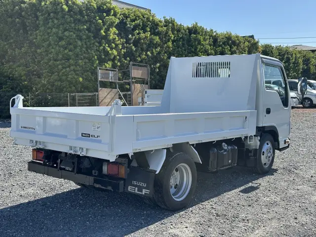 創業以来多くのトラックなどの業務用車両や乗用車の車検・点検・整備・板金・塗装を行ってます！！創業３０年以上の実績と、経験豊富なスタッフが対応いたします。|いすゞ エルフ TPG-NJR85AD(2WD)の写真9