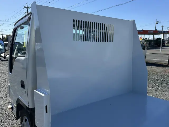 創業以来多くのトラックなどの業務用車両や乗用車の車検・点検・整備・板金・塗装を行ってます！！創業３０年以上の実績と、経験豊富なスタッフが対応いたします。|いすゞ エルフ TPG-NJR85AD(2WD)の写真10