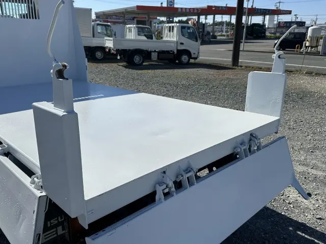 創業以来多くのトラックなどの業務用車両や乗用車の車検・点検・整備・板金・塗装を行ってます！！創業３０年以上の実績と、経験豊富なスタッフが対応いたします。|いすゞ エルフ TPG-NJR85AD(2WD)の写真12