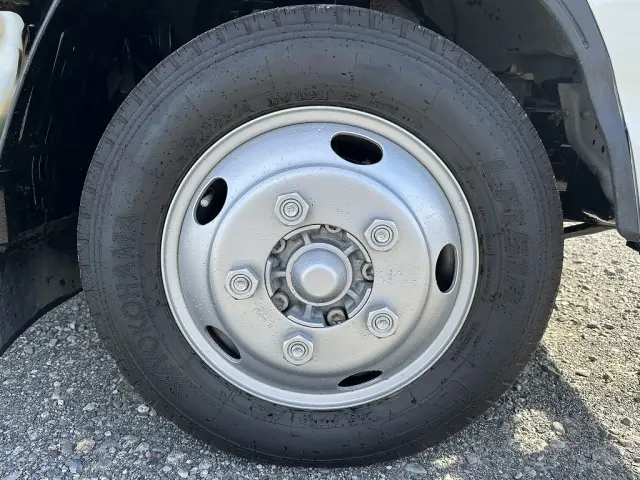 創業以来多くのトラックなどの業務用車両や乗用車の車検・点検・整備・板金・塗装を行ってます!!創業30年以上の実績と、経験豊富なスタッフが対応いたします。|いすゞ エルフ TPG-NJR85AD(2WD)の写真14