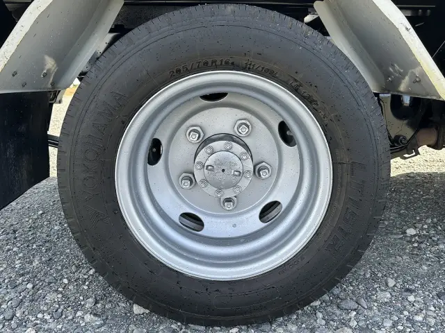 創業以来多くのトラックなどの業務用車両や乗用車の車検・点検・整備・板金・塗装を行ってます!!創業30年以上の実績と、経験豊富なスタッフが対応いたします。|いすゞ エルフ TPG-NJR85AD(2WD)の写真16