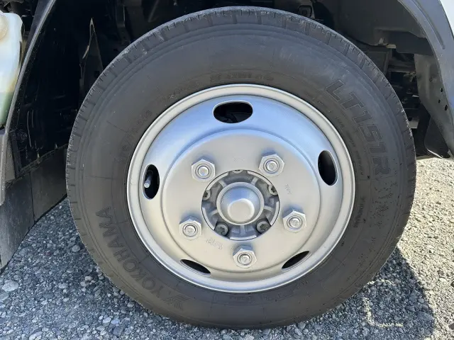 創業以来多くのトラックなどの業務用車両や乗用車の車検・点検・整備・板金・塗装を行ってます！！創業３０年以上の実績と、経験豊富なスタッフが対応いたします。|いすゞ エルフ TPG-NJR85AD(2WD)の写真16