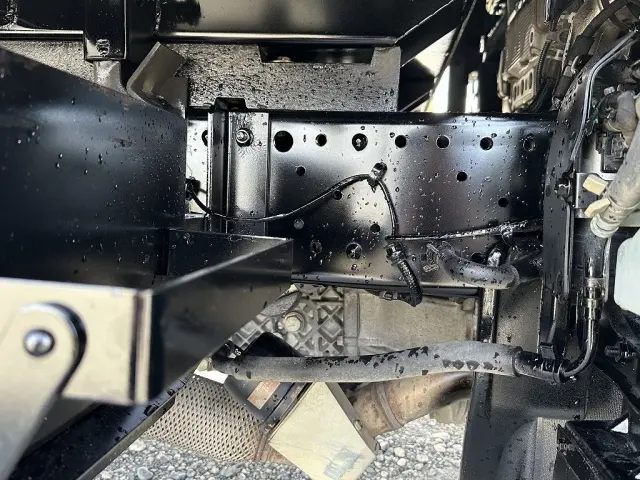 創業以来多くのトラックなどの業務用車両や乗用車の車検・点検・整備・板金・塗装を行ってます!!創業30年以上の実績と、経験豊富なスタッフが対応いたします。|いすゞ エルフ TPG-NJR85AD(2WD)の写真20