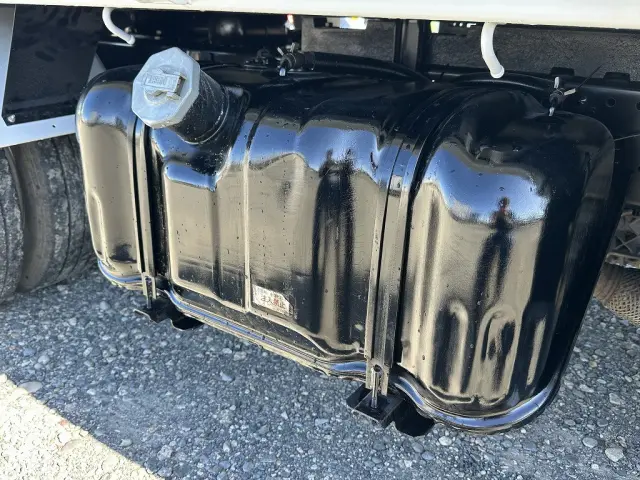 創業以来多くのトラックなどの業務用車両や乗用車の車検・点検・整備・板金・塗装を行ってます！！創業３０年以上の実績と、経験豊富なスタッフが対応いたします。|いすゞ エルフ TPG-NJR85AD(2WD)の写真20