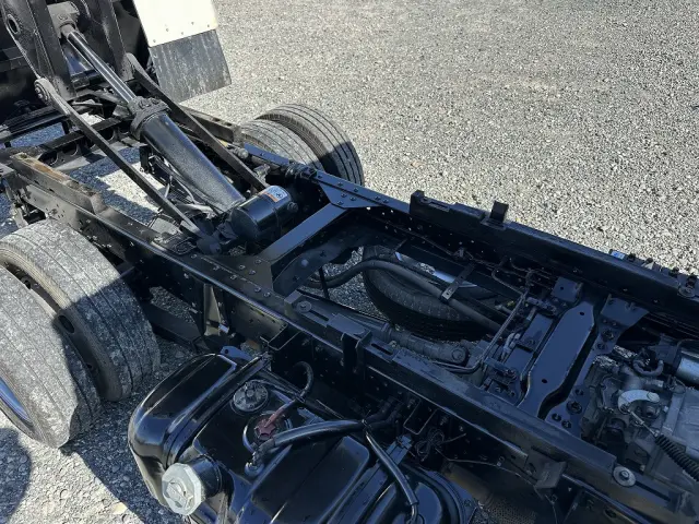 創業以来多くのトラックなどの業務用車両や乗用車の車検・点検・整備・板金・塗装を行ってます！！創業３０年以上の実績と、経験豊富なスタッフが対応いたします。|いすゞ エルフ TPG-NJR85AD(2WD)の写真31