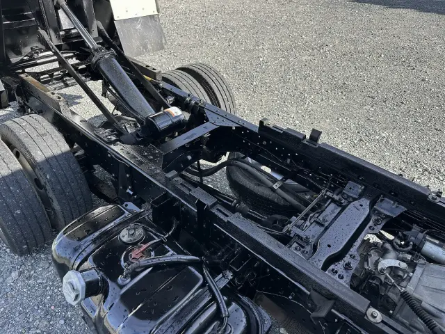 根太木、腐食、えぐれなく綺麗です。|いすゞ エルフ TPG-NJR85AD(2WD)の写真32