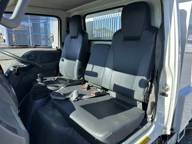 創業以来多くのトラックなどの業務用車両や乗用車の車検・点検・整備・板金・塗装を行ってます！！創業３０年以上の実績と、経験豊富なスタッフが対応いたします。|いすゞ エルフ TPG-NJR85AD(2WD)の写真33