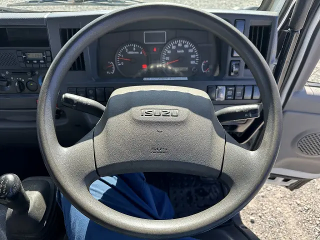 創業以来多くのトラックなどの業務用車両や乗用車の車検・点検・整備・板金・塗装を行ってます！！創業３０年以上の実績と、経験豊富なスタッフが対応いたします。|いすゞ エルフ TPG-NJR85AD(2WD)の写真38