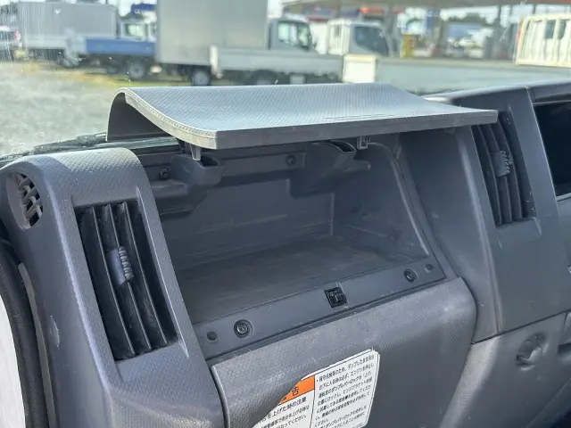 創業以来多くのトラックなどの業務用車両や乗用車の車検・点検・整備・板金・塗装を行ってます!!創業30年以上の実績と、経験豊富なスタッフが対応いたします。|いすゞ エルフ TPG-NJR85AD(2WD)の写真39