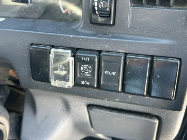 創業以来多くのトラックなどの業務用車両や乗用車の車検・点検・整備・板金・塗装を行ってます！！創業３０年以上の実績と、経験豊富なスタッフが対応いたします。|いすゞ エルフ TPG-NJR85AD(2WD)の写真39