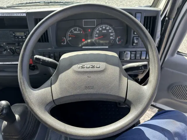 創業以来多くのトラックなどの業務用車両や乗用車の車検・点検・整備・板金・塗装を行ってます!!創業30年以上の実績と、経験豊富なスタッフが対応いたします。|いすゞ エルフ TPG-NJR85AD(2WD)の写真43