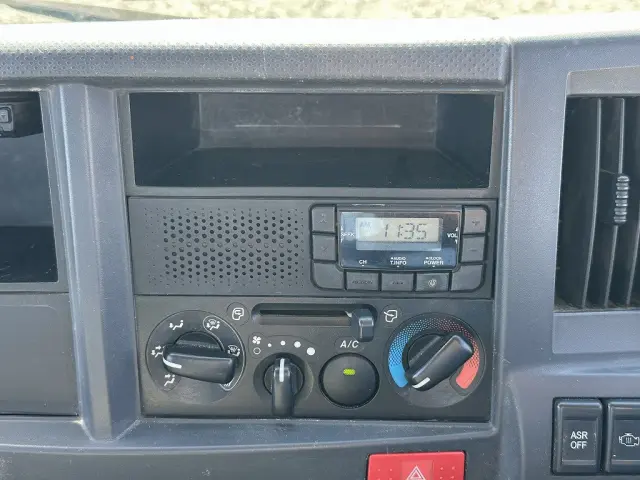 創業以来多くのトラックなどの業務用車両や乗用車の車検・点検・整備・板金・塗装を行ってます！！創業３０年以上の実績と、経験豊富なスタッフが対応いたします。|いすゞ エルフ TPG-NJR85AD(2WD)の写真43