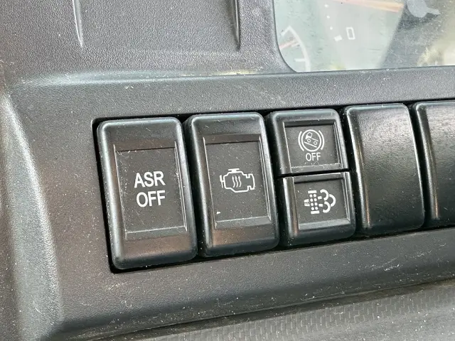 創業以来多くのトラックなどの業務用車両や乗用車の車検・点検・整備・板金・塗装を行ってます!!創業30年以上の実績と、経験豊富なスタッフが対応いたします。|いすゞ エルフ TPG-NJR85AD(2WD)の写真46