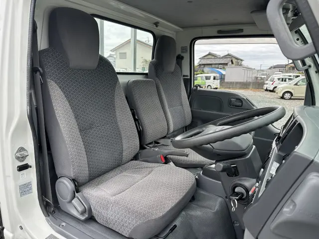 いすゞ エルフ TPG-NJR85A(2WD)の写真3