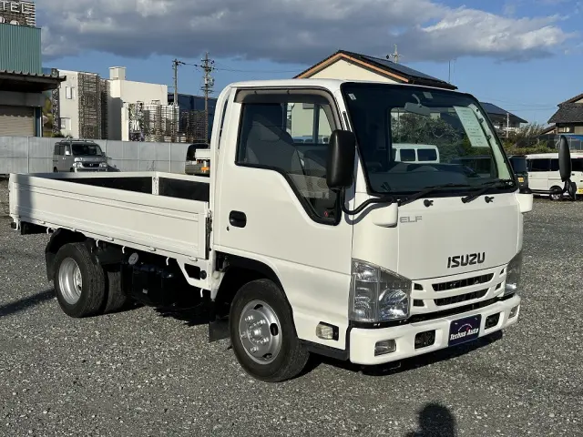 車検は当店では１泊お預かりし。１日で整備、翌日に持ち込みで車検に行ってます。特に異常がない時は１泊、大がかりな修理、交換があるときは追加で頂いてます。トラックの台車も数台所持してますのでお任せ下さい！|いすゞ エルフ TPG-NJR85A(2WD)の写真5