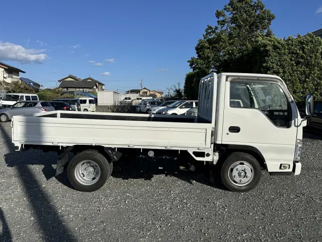 創業以来多くのトラックなどの業務用車両や乗用車の車検・点検・整備・板金・塗装を行ってます！！創業３０年以上の実績と、経験豊富なスタッフが対応いたします。|いすゞ エルフ TPG-NJR85A(2WD)の写真6